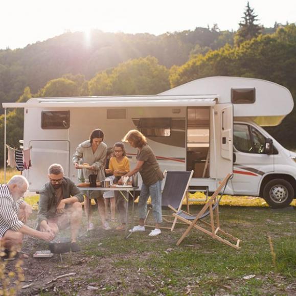 famille camping car 